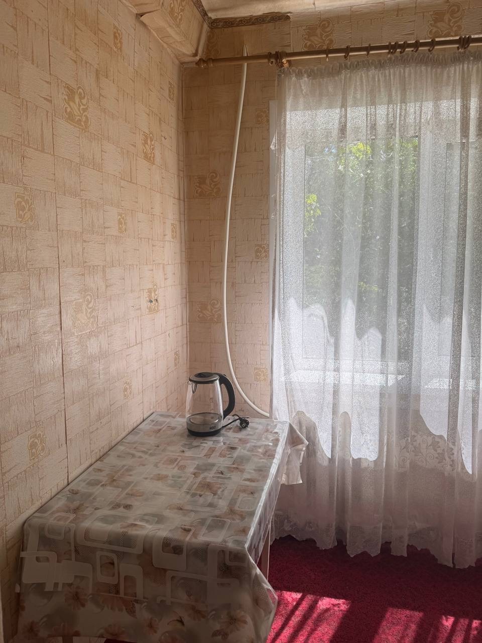 Продам 1к квартиру, кв. Ватутина (р-н Макдональдса), 2/5, не угловая, состояние жилое, м/п окна, с/у совмещен, бойлер, в шаговой доступности Луганский государственный университет им. Даля, удобная транспортная развязка, цена 3 100 000 руб. К.т. +79591092052 ...